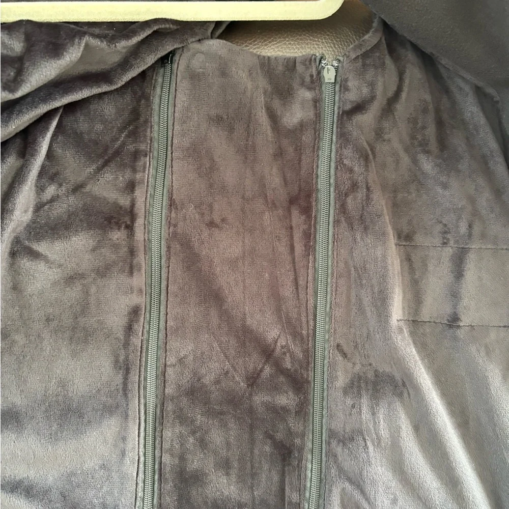 Arris women’s heated vest, customizable size/ fit. Black. Like New. - Picture 6 of 10